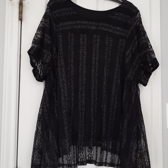 Women's Top - Picture 2 of 4